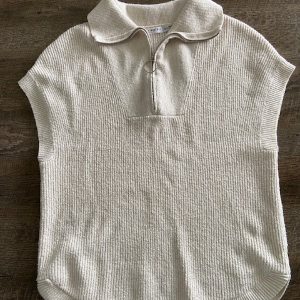 🔥Signature Reitmans Oatmeal Pull-over Vest